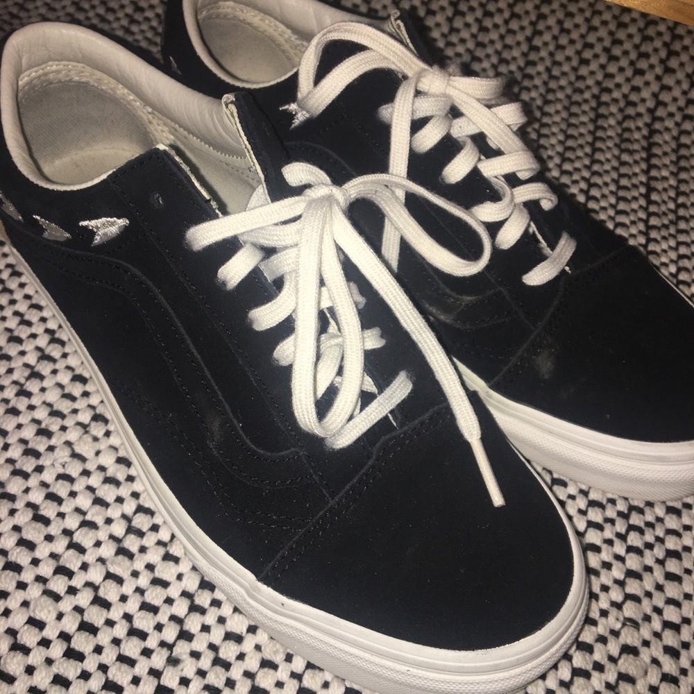 Women’s black vans